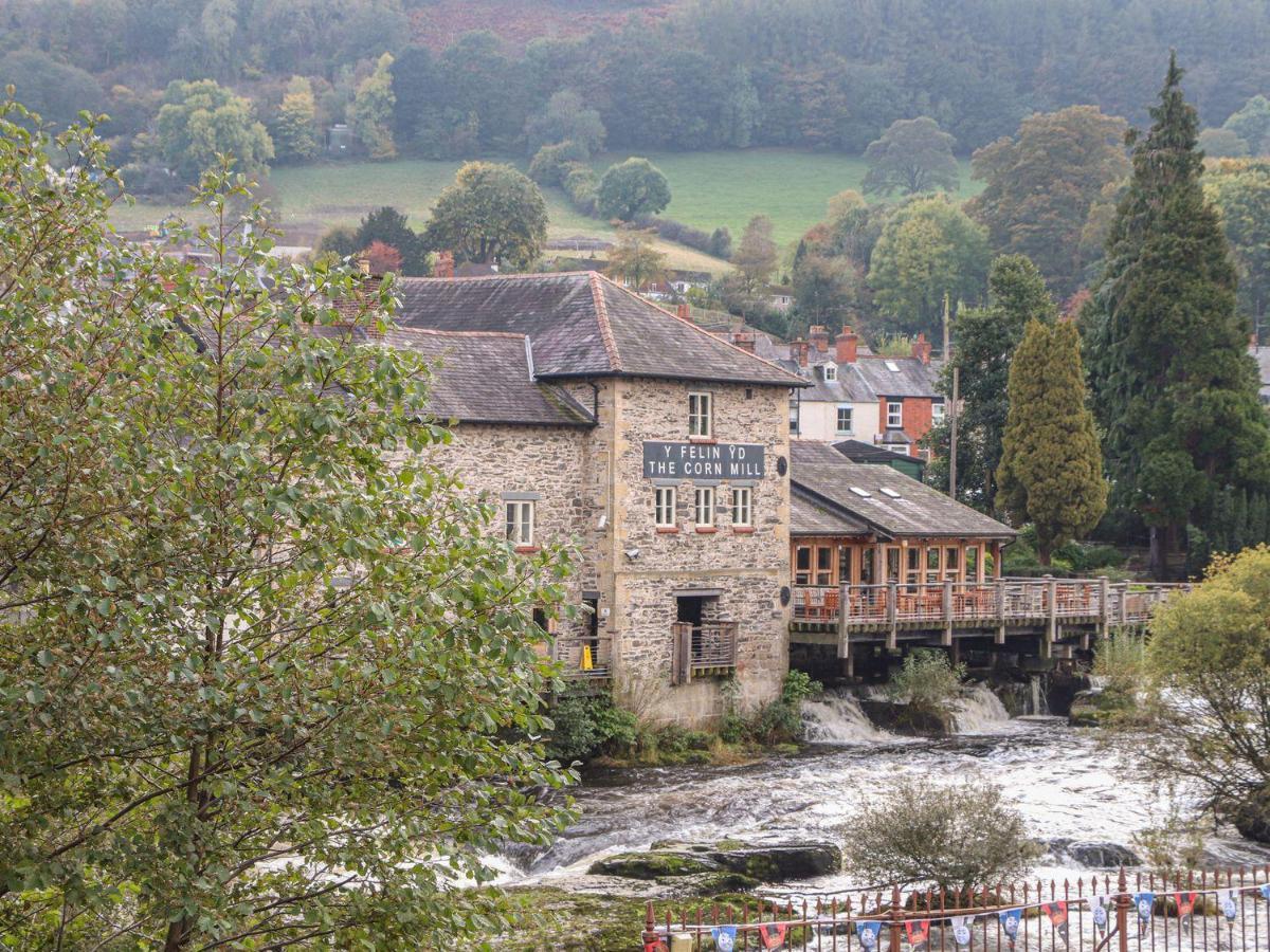 No 9 On The Riverbank Villa Llangollen Exterior photo