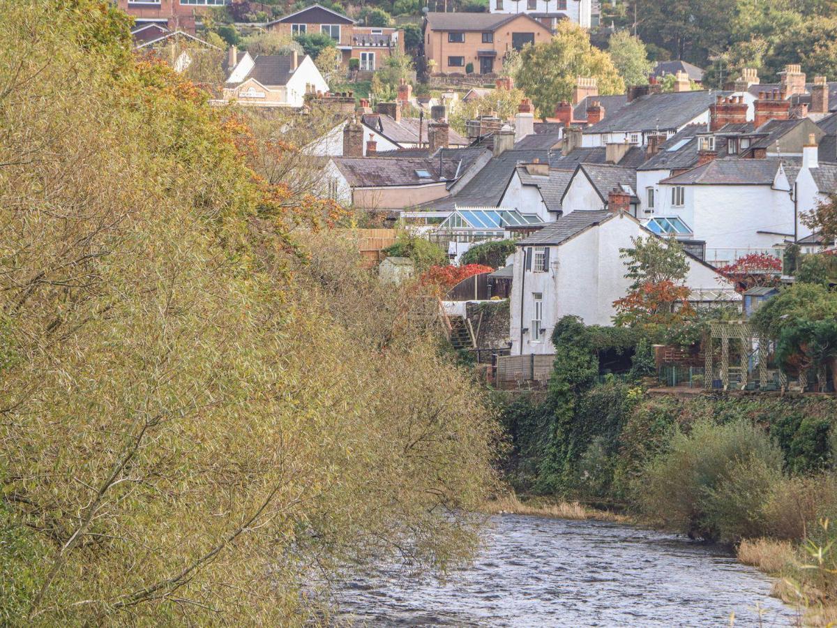 No 9 On The Riverbank Villa Llangollen Exterior photo